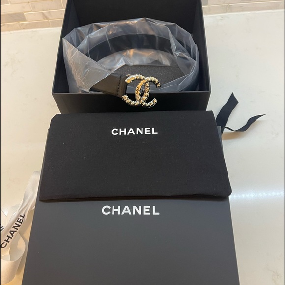 Chanel Belt B22 black and light gold buckle B22 collection - Picture 5 of 8